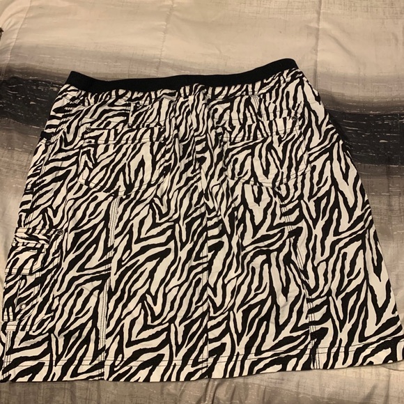 Chico’s size 1.5 skirt - Picture 2 of 3